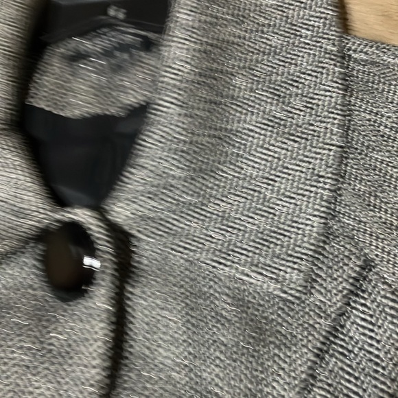 Swing jacket with faux leather piping and large button detail. Size 2 - Picture 11 of 11